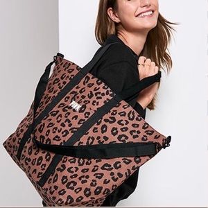 🖤Pink Leopard Weekend Bag🖤